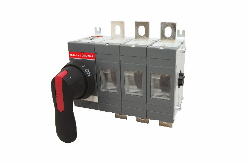 Рубильник ВНК-35-1 3П 250А с установленной фронтальной ручкой управления TDM (SQ0744-0003) Рубильник ВНК-35-1 3П 250А с установленной фронтальной ручкой управления TDM (SQ0744-0003)