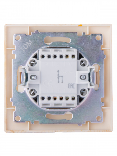 Выключатель на 2 направления 1 клавишный 10А сосна, с/у "Лама" TDM (1/10/120) (SQ1815-0306) фото 3 Выключатель на 2 направления 1 клавишный 10А сосна, с/у "Лама" TDM (1/10/120) (SQ1815-0306) фото 3